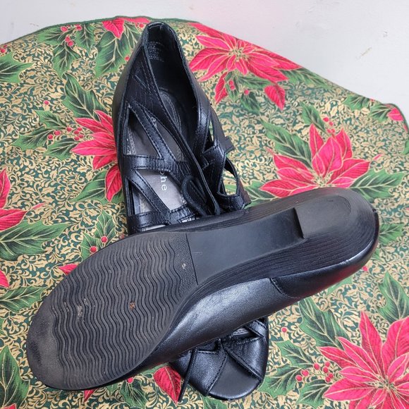 Ladies Apostrophe low heel shoe, size 10 - Picture 3 of 4